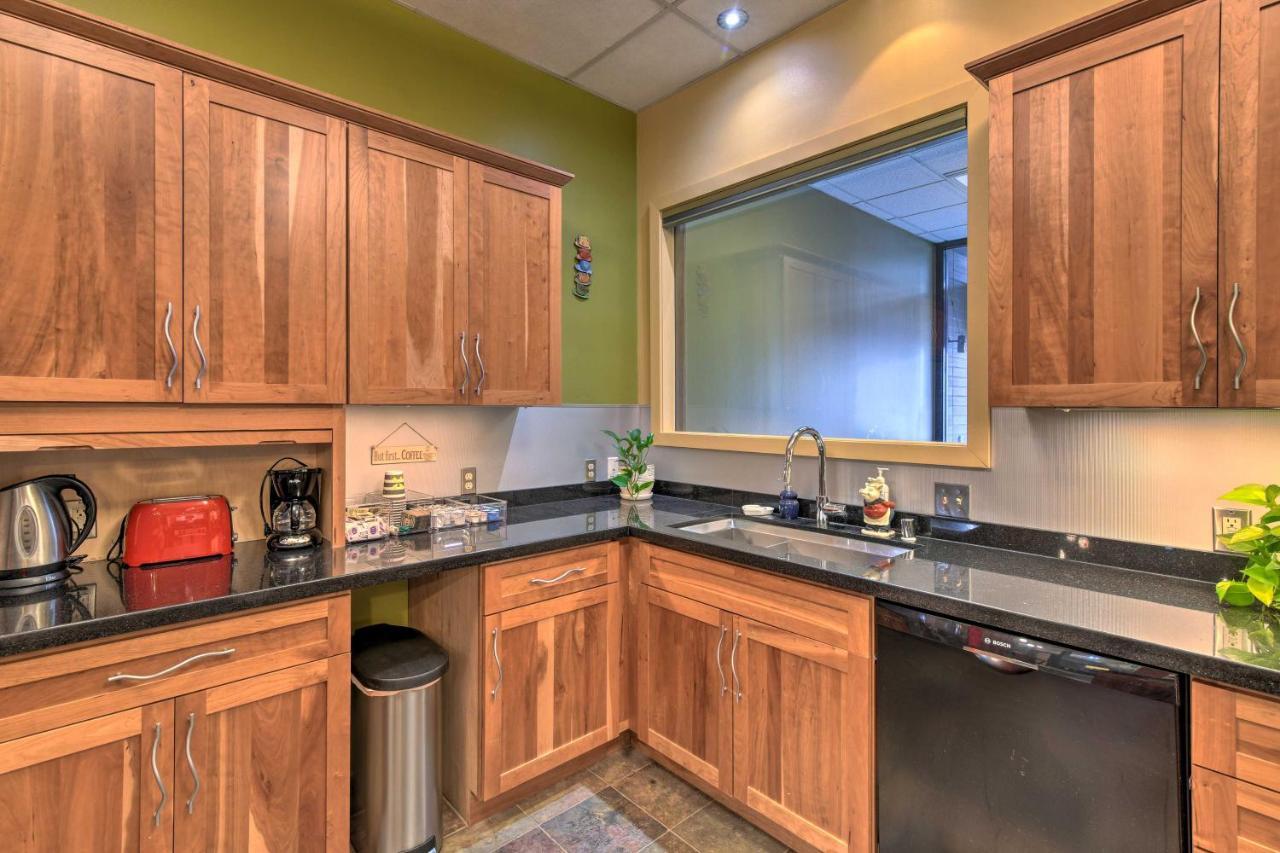 Idyllic Dtwn Anchorage Condo With Fireplace! Εξωτερικό φωτογραφία